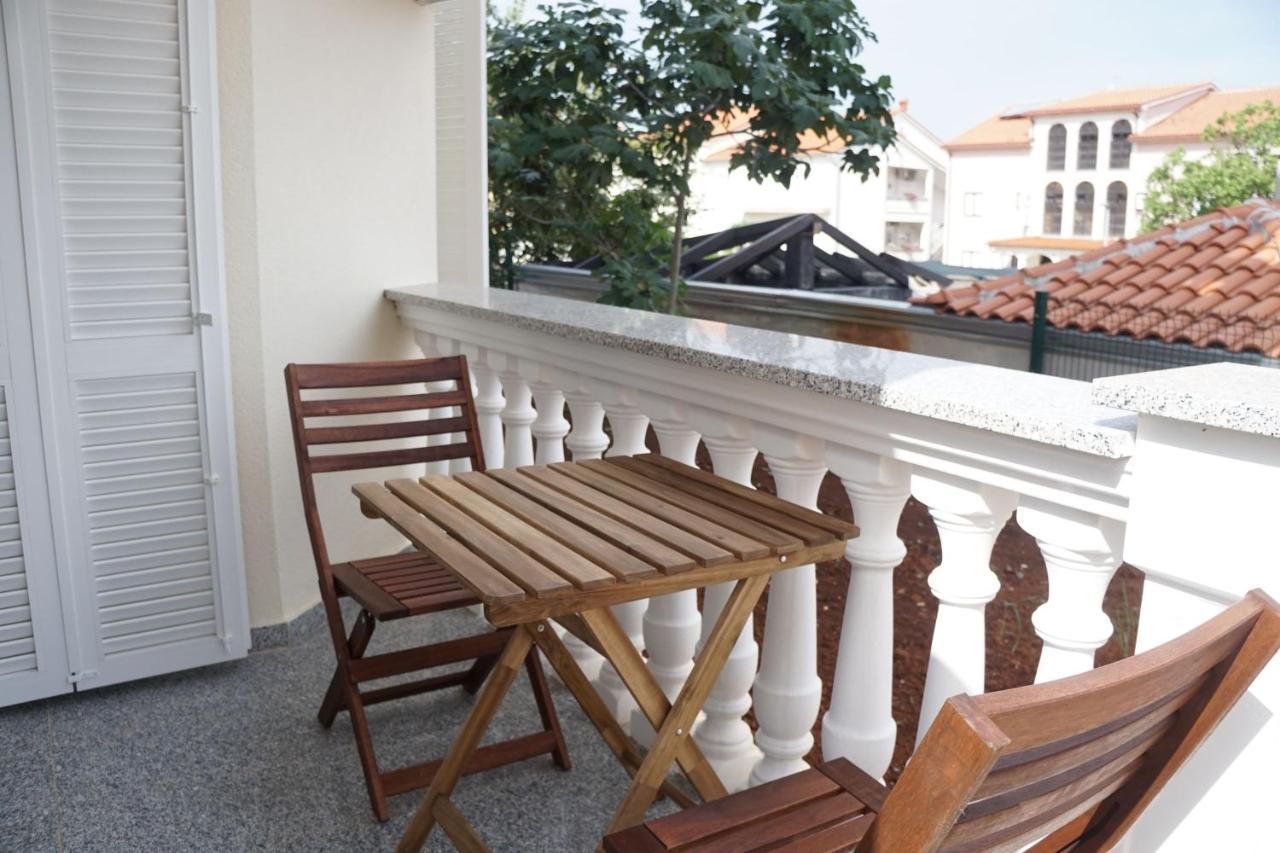 Mitra Apartments Малинска Экстерьер фото
