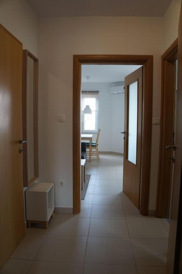 Mitra Apartments Малинска Экстерьер фото